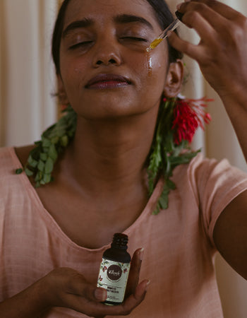 The Difference Between Rosehip Seed Oil and Vitamin C Serum
